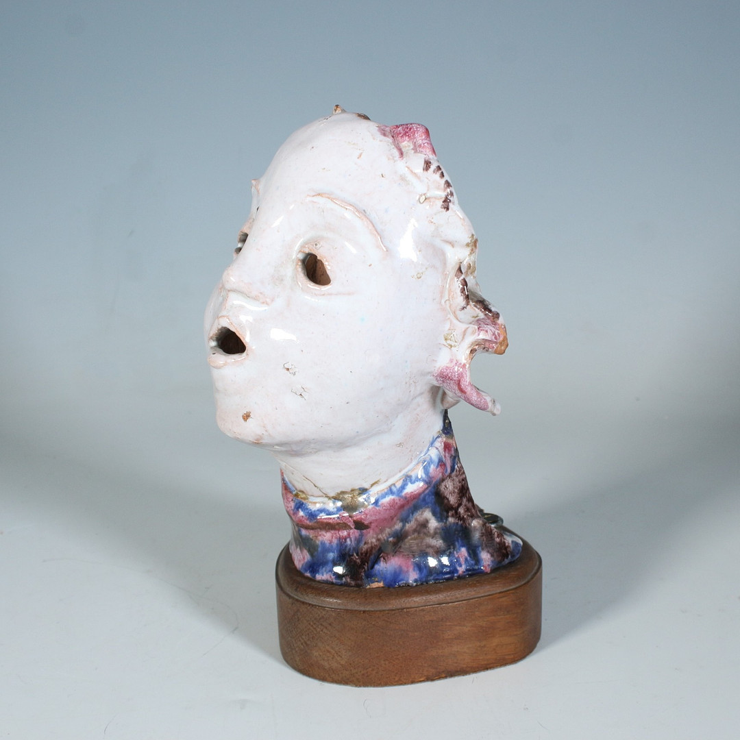 UNBEKANNTER KÜNSTLER. ZUGESCHRIEBEN. Tonskulptur, '' Schöner Narr '' um 1930.