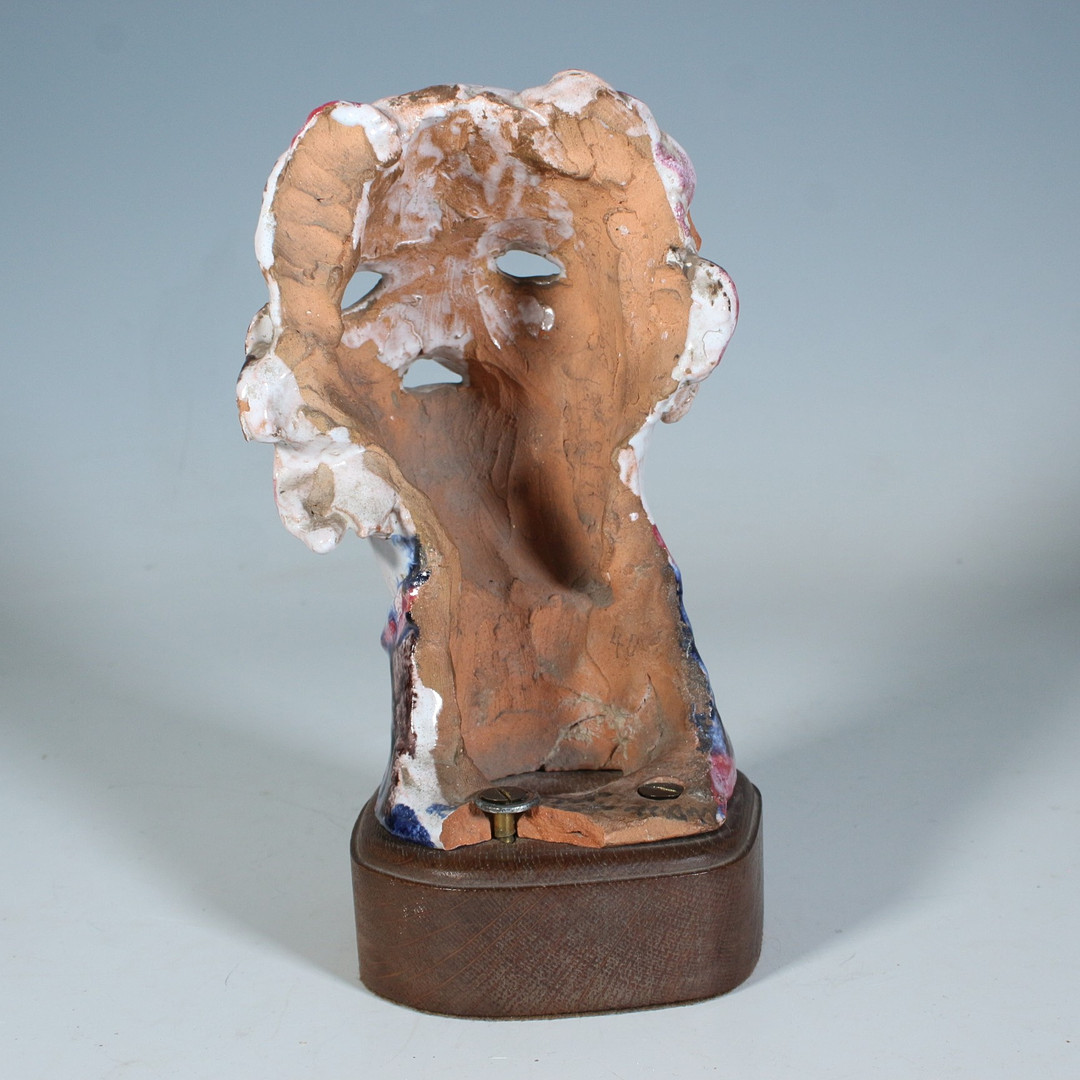 UNBEKANNTER KÜNSTLER. ZUGESCHRIEBEN. Tonskulptur, '' Schöner Narr '' um 1930.