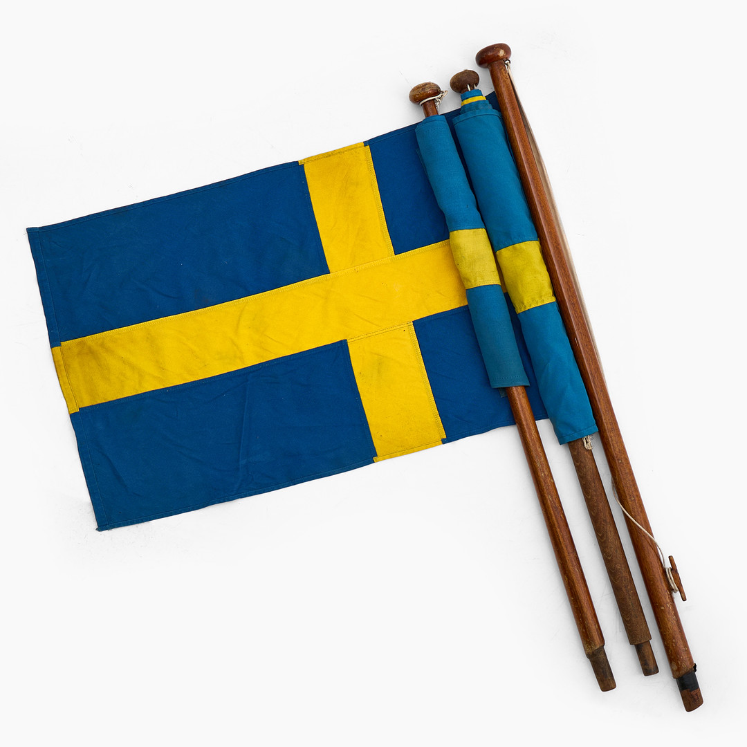 BÅTFLAGGOR, 3 st, Sverige, trä och textil, 1900-talets mitt.