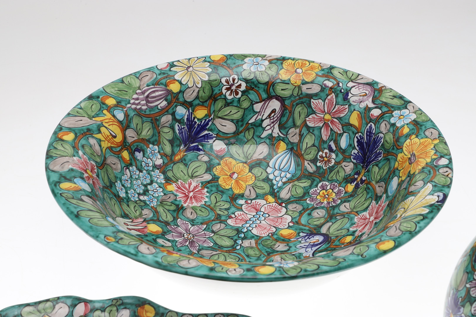A MID-20TH CENTURY ITALIAN FLORAL PAINTED DRESSING TABLE SET.