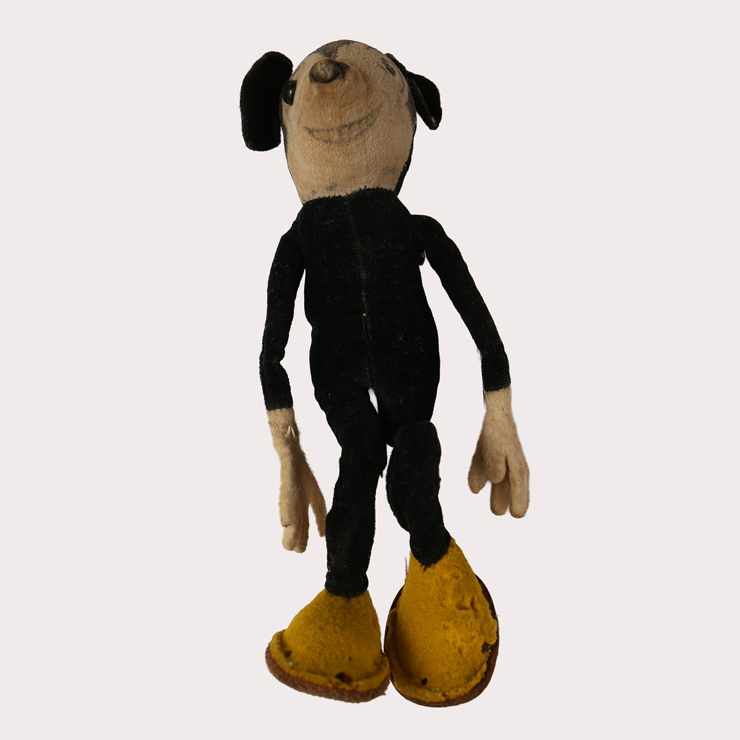 "OSCAR THE DOG" Hans Bölling för ARCHITECT MADE, Danmark, design år 1953. Samt Musse Pigg 1930-tal.
