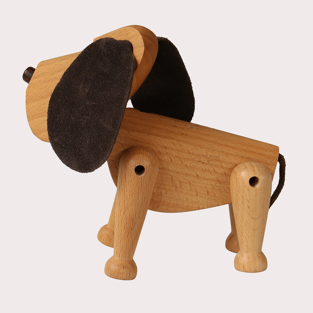"OSCAR THE DOG" Hans Bölling för ARCHITECT MADE, Danmark, design år 1953. Samt Musse Pigg 1930-tal.