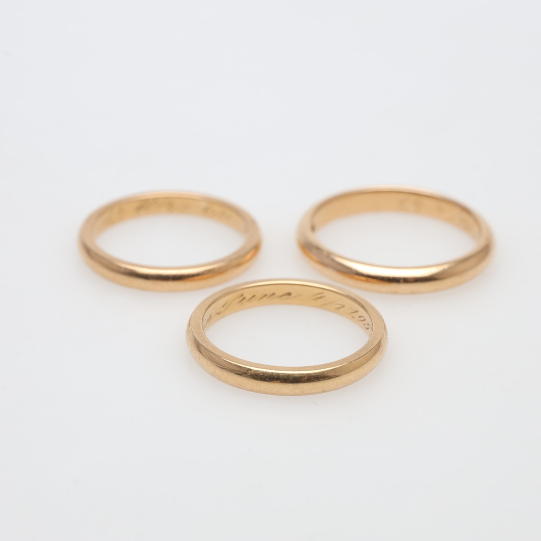 RINGAR 3 stycken, 18K guld, vikt ca 13,7 gram.