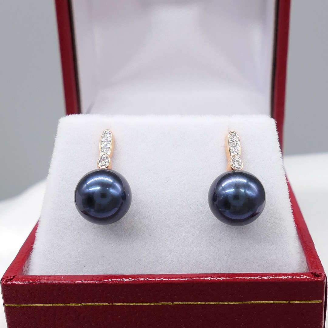 IRIDESCENT PEARL & DIAMOND droplet earrings.