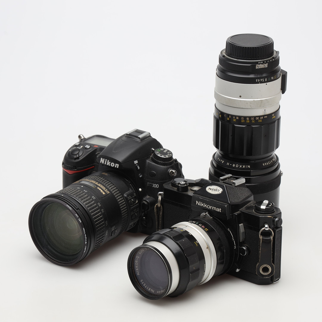 KAMEROR samt OBJEKTIV, 3 delar, bl.a. Nikon D7000.