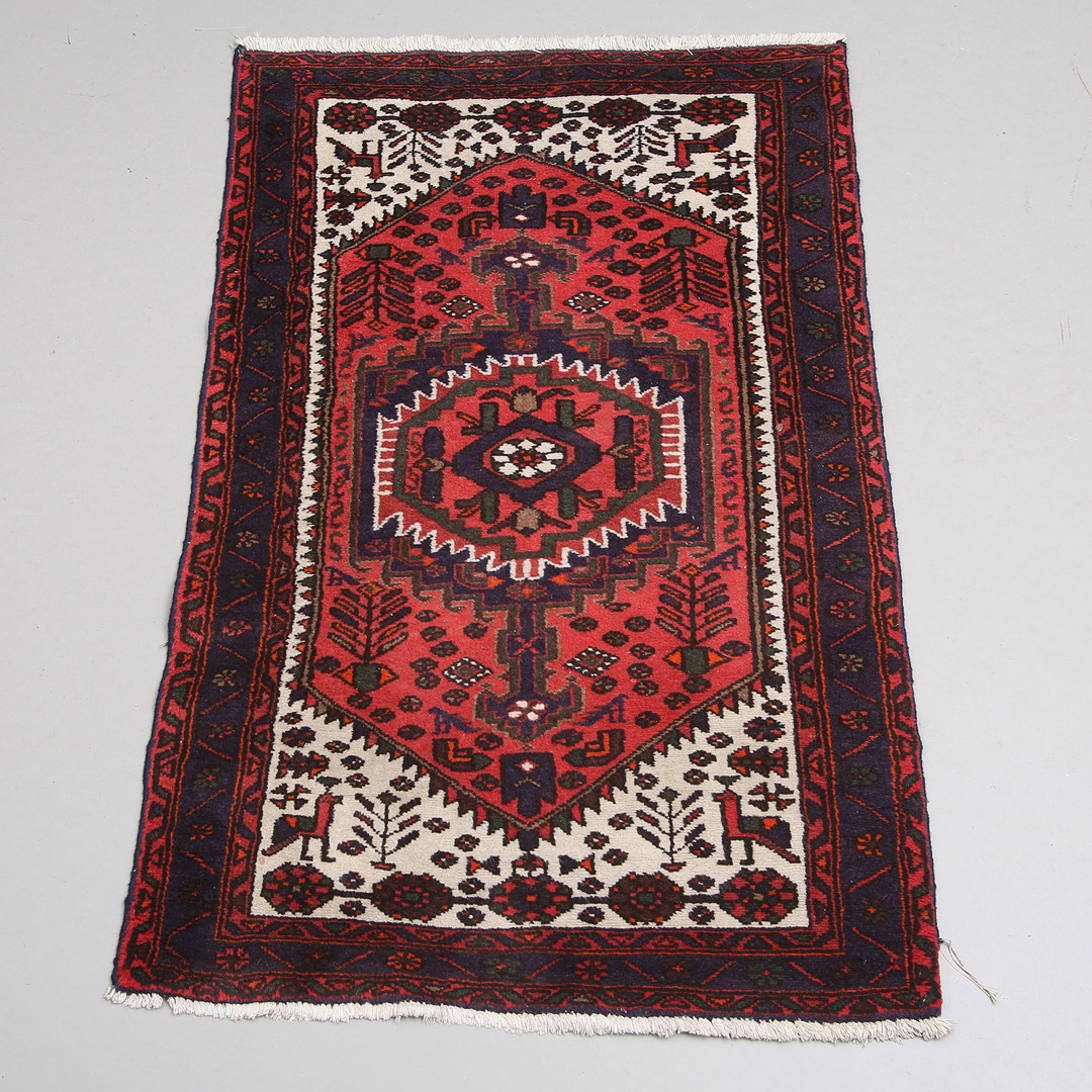 ORIENTALISK MATTA, persisk, ca 145 x 95 cm.