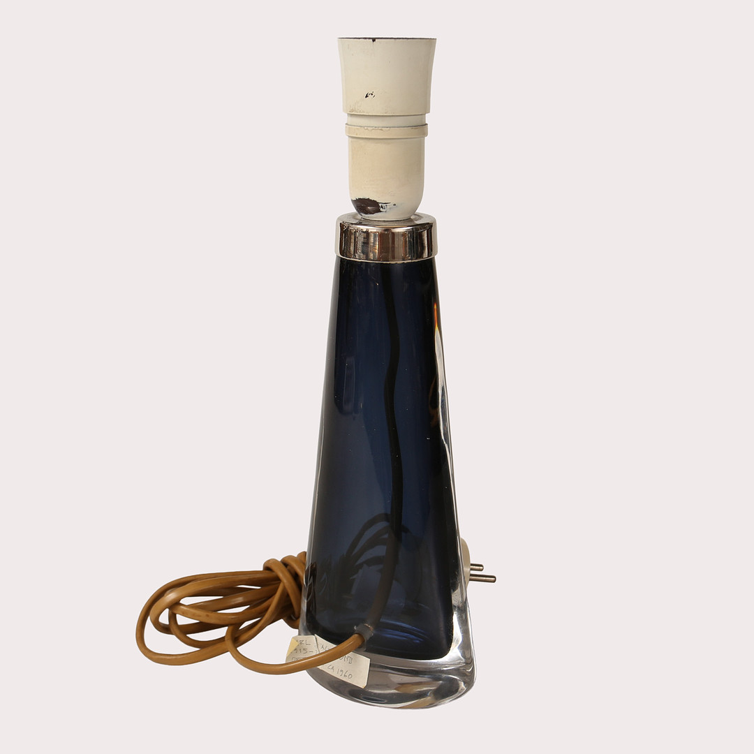 BORDSLAMPA, glas, RD 1566, Carl Fagerlund, Orrefors, signerad. Tillverkad omkring 1960.