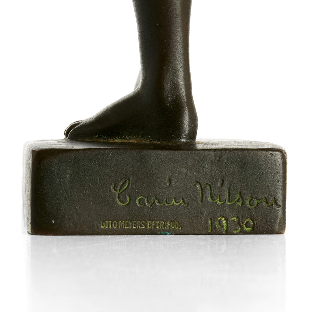 CARIN NILSON (1884–1973). Skulptur, "Boel-Britt", signerad samt daterad 1930, gjutarmärkt Otto Meyers Eftr. Fud. patinerad brons.