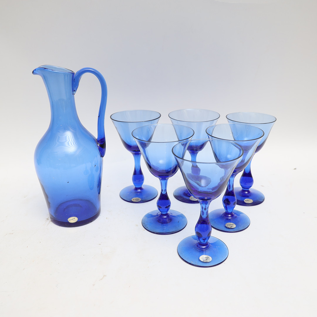 GLASSERVISDELAR, 7 delar, Reijmyre, blåtonat glas, delvis etikettmärkt.