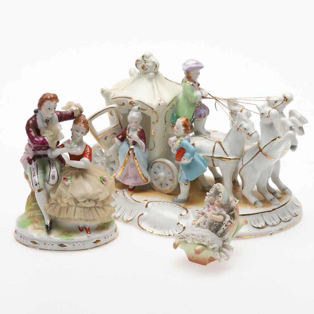 FIGURINER. 3 st. Porslin, rokokostil, 1900-tal.