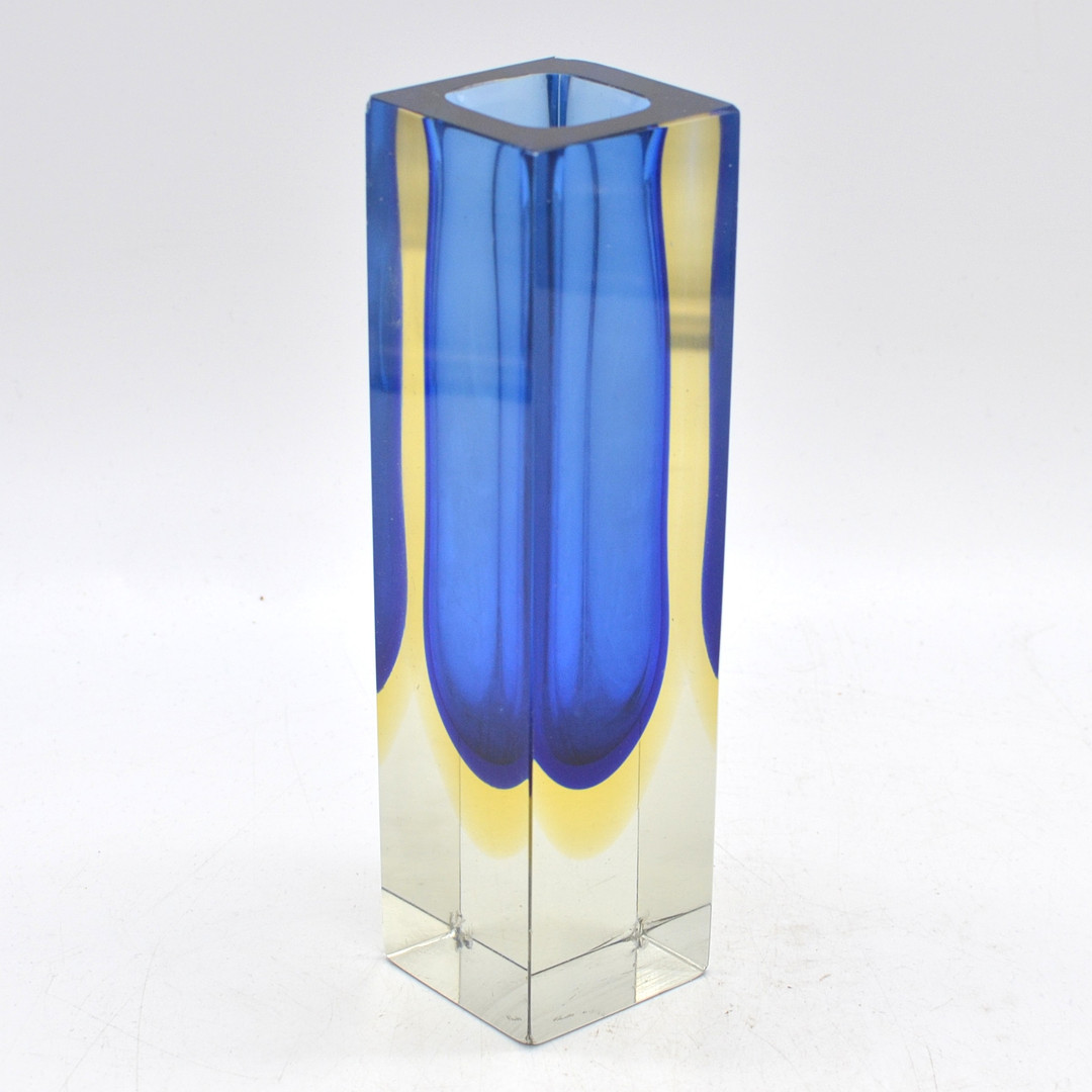 FLAVIO POLI. MURANO DESIGNERVASE, STUDIOGLAS, BLOCK-FORM, SOMMERSO, ITALIEN, UM 1960.