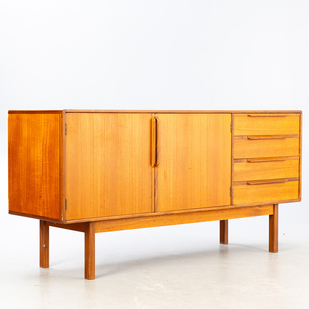 OLLIE BORG & JUSSI PEIPPO. Asko, Teak Sideboard 'Tectonia', 1960er Jahre.