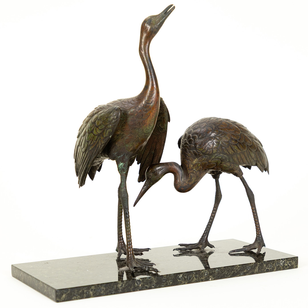JAPANISCHE SCHULE. Zwei Bronzefiguren Kraniche, 20. Jh.