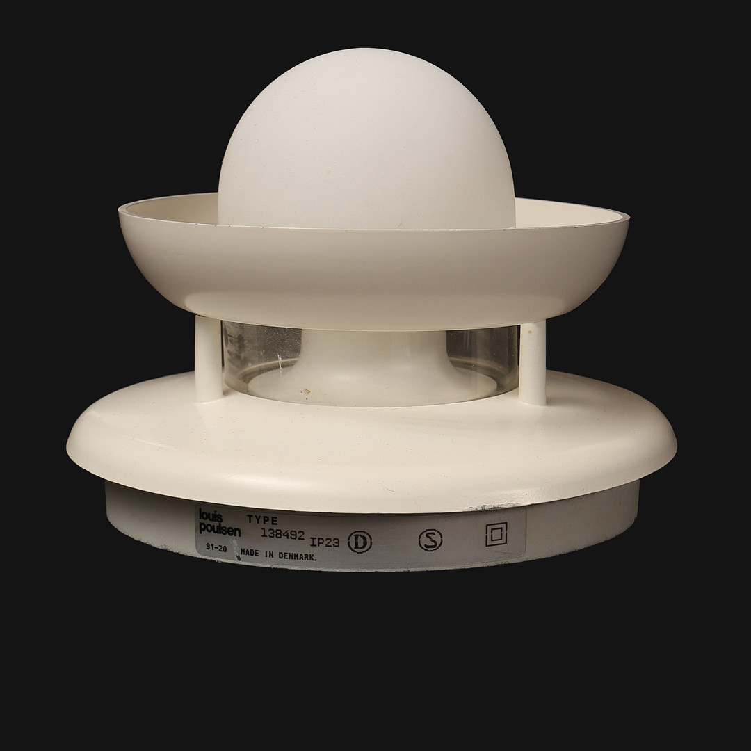 MARIANNE TUXEN. Vägg- / taklampa. "Safir", Louis Poulsen, Danmark.