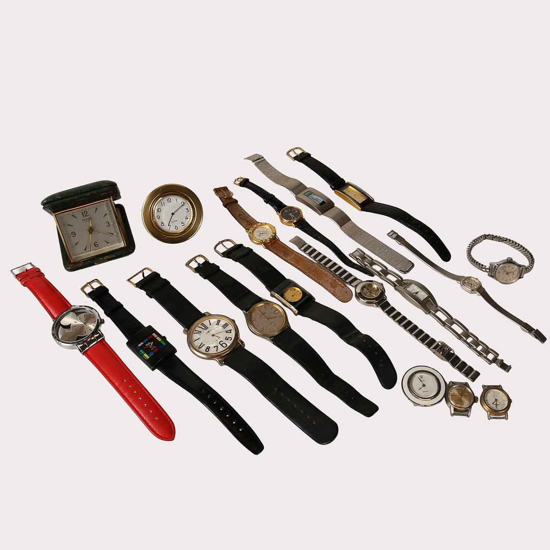 PARTI ARMBANDSUR, merparten Quartz dammodeller samt 2 reseur.