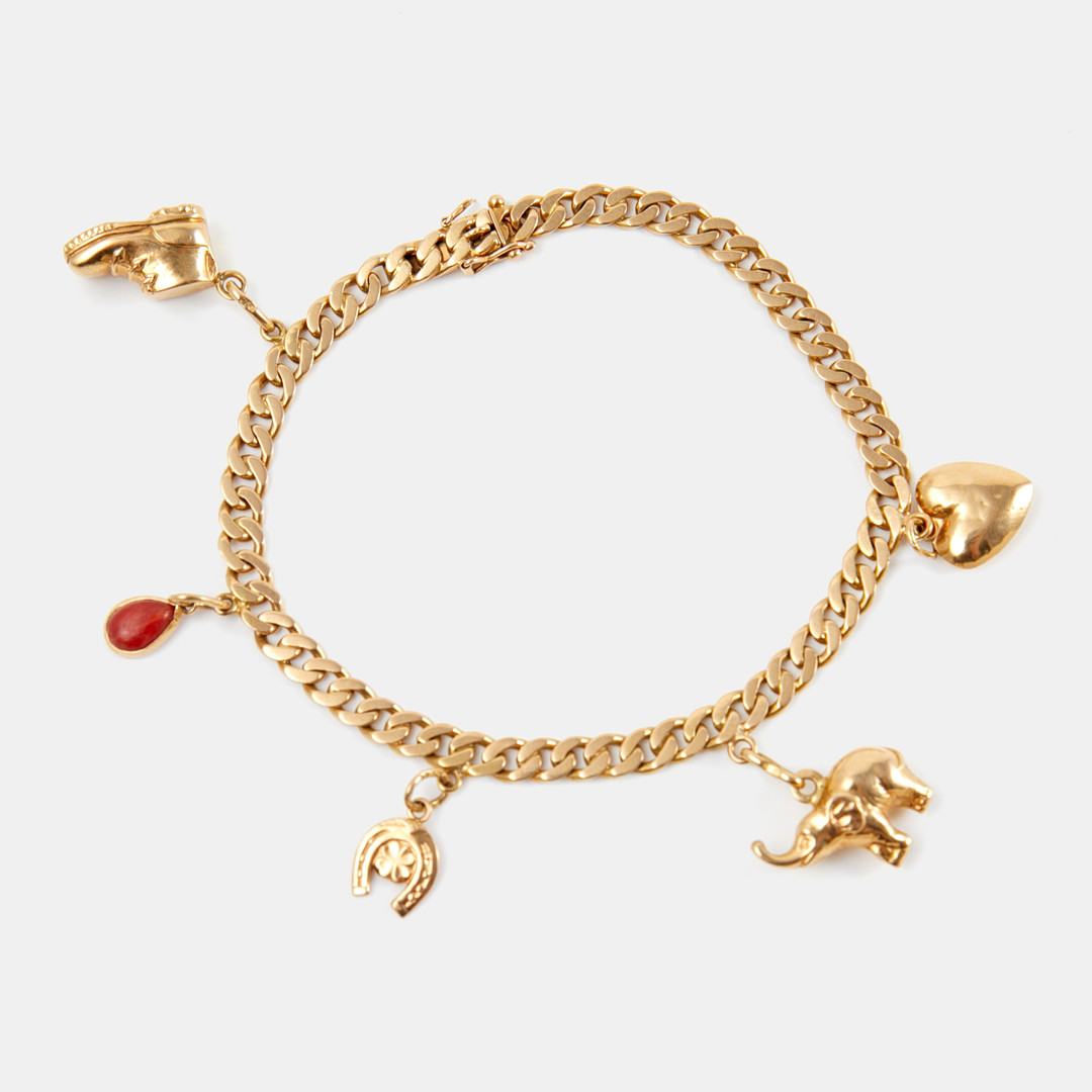 ARMBAND, 18 k guld, pansarlänk, med 5 berlocker, varav 1 med dekor av korall, svensk importstämpel.