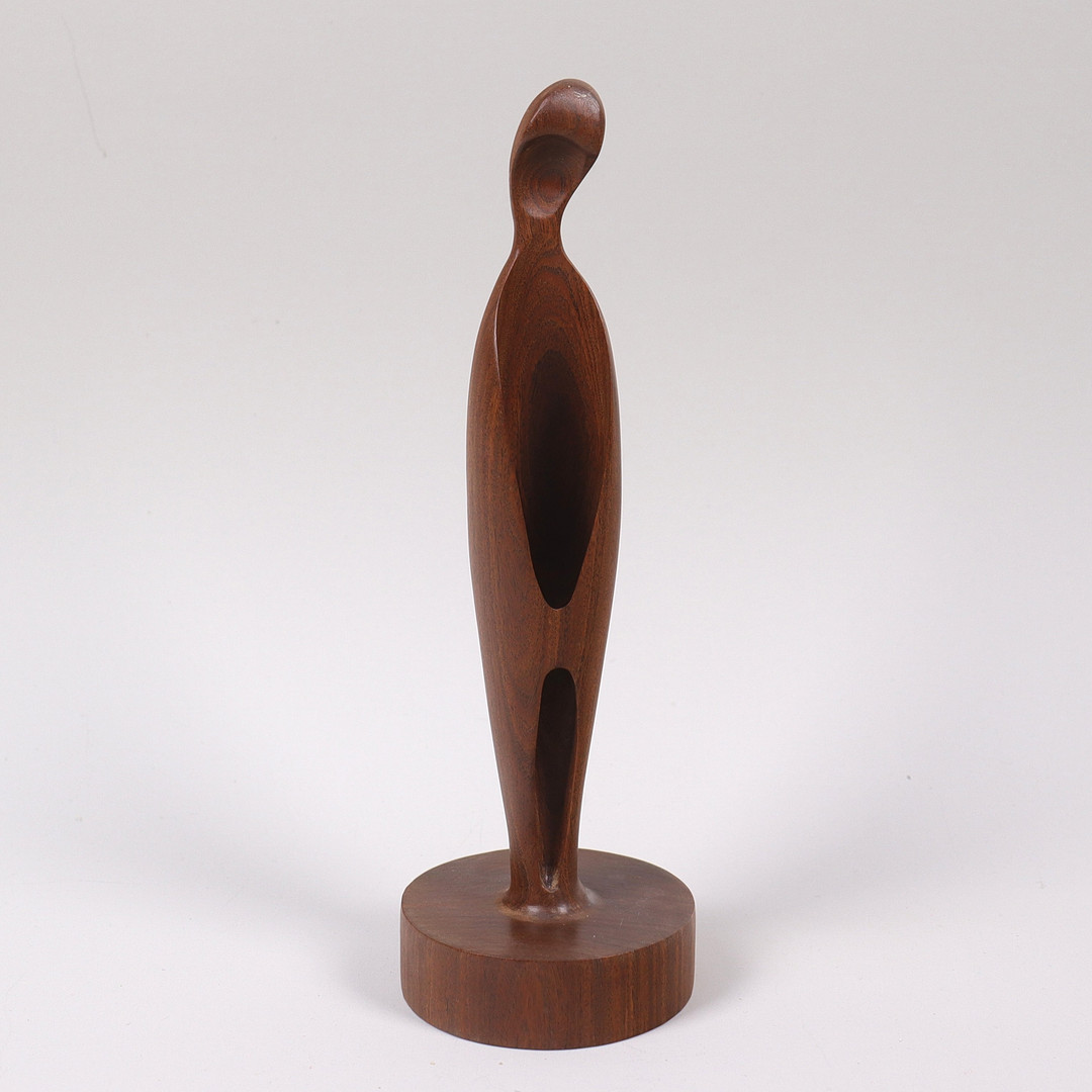 OKÄND KONSTNÄR. skulptur, gestalt i teak.