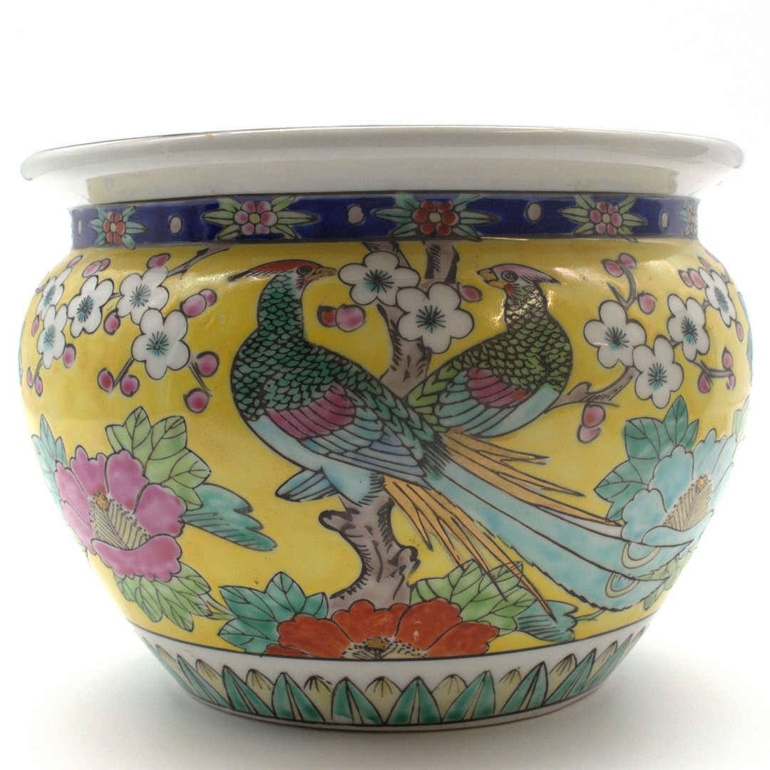 JAPANISCHE KUTANI-STIL PRACHTSCHALE / PFLANZKÜBEL MIT VOGEL- UND BLUMENDEKOR， 1900-1950.