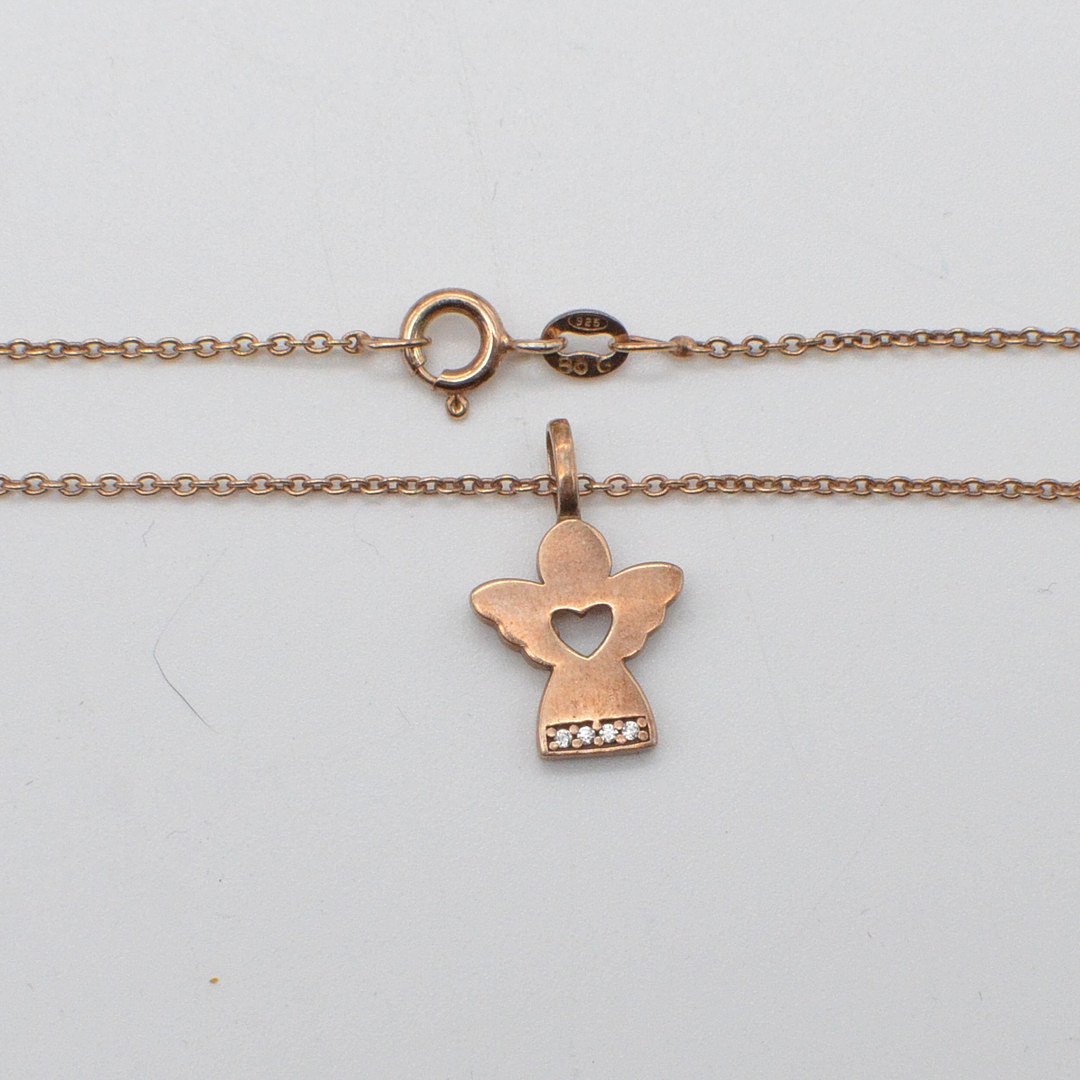GULD OG SØLV DESIGN. DESIGNER-COLLIER MIT EINEM ENGEL-ANHÄNGER, VERGOLDETER STERLINGSILBER MIT ZIRKONIA, DÄNEMARK, VINTAGE.