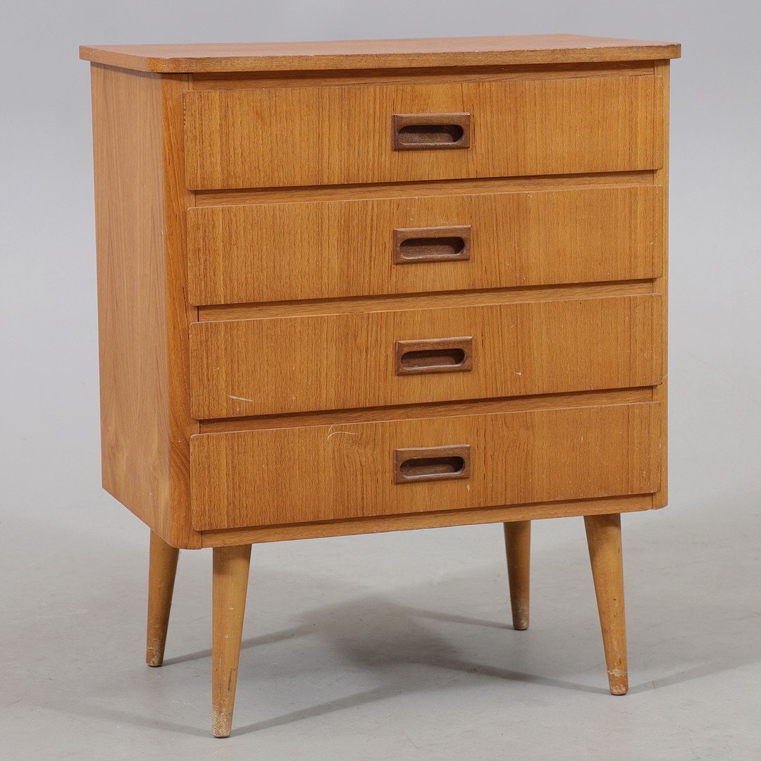 BYRÅ, teak, 1960-tal.