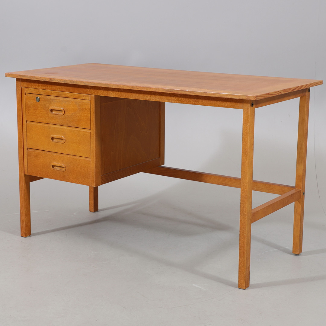 SKRIVBORD, teak, 1950/60-tal.