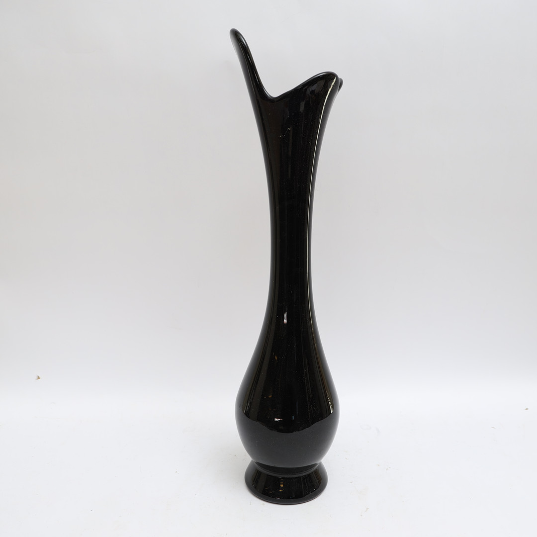 GOLVVAS, 1900-tal, blåtonat glas.