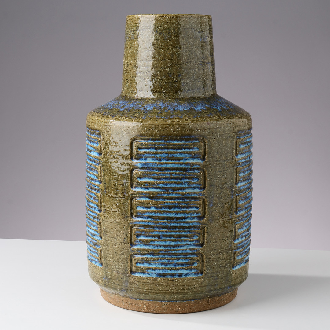 PER- OG ANNELISE LINNEMANN-SCHMIDT. Stor vase af glaseret chamotte stentøj, Palshus, Danmark, 1960/70'erne.
