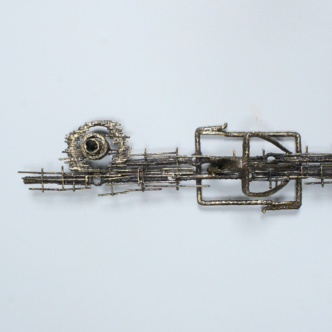 UNBEKANNTER KÜNSTLER. Brutalistische Wandskulptur, '' Iron Wappen '' der 1960er.