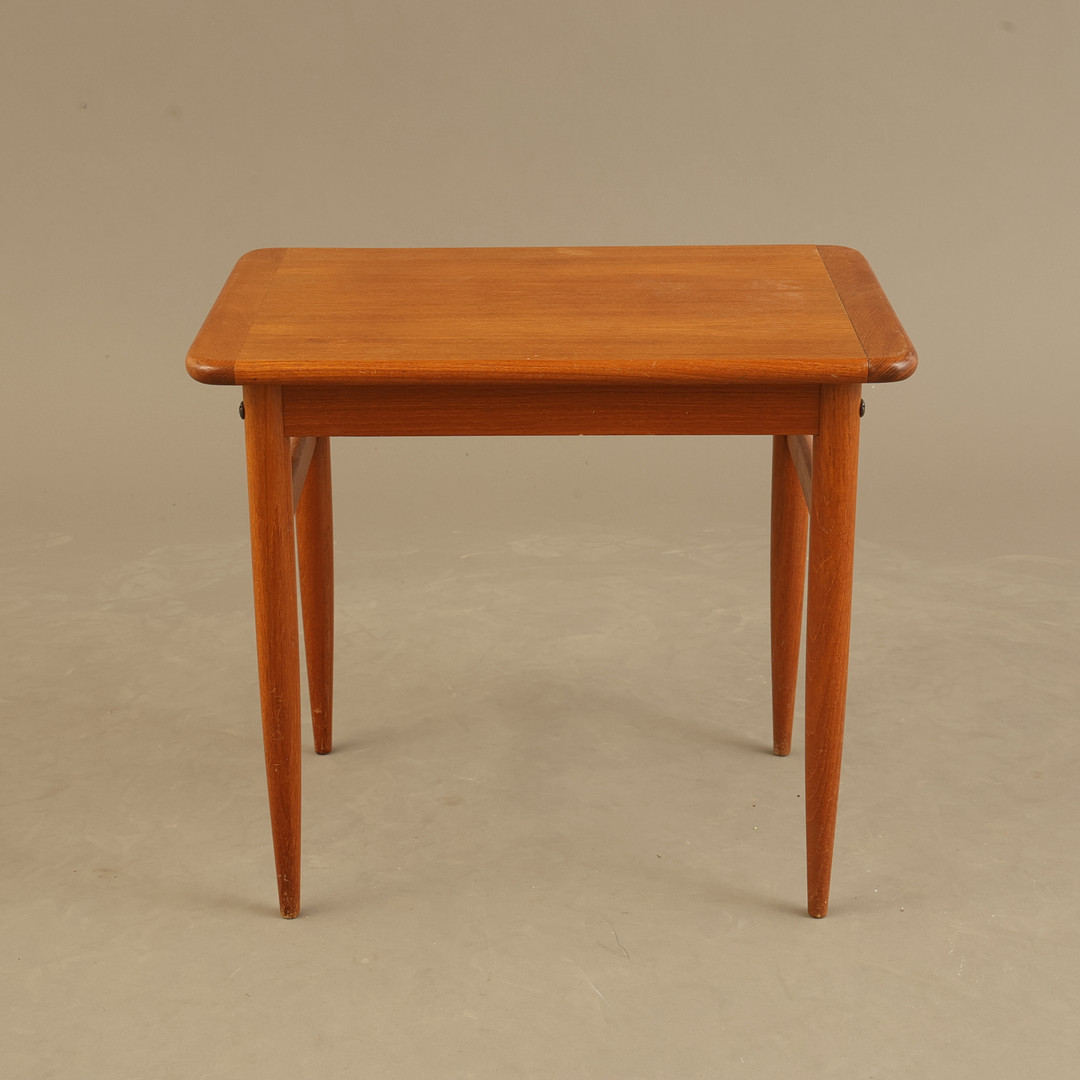 SIDOBORD / LAMPBORD, HMB Möbler, Rörvik, 1950/60-tal.