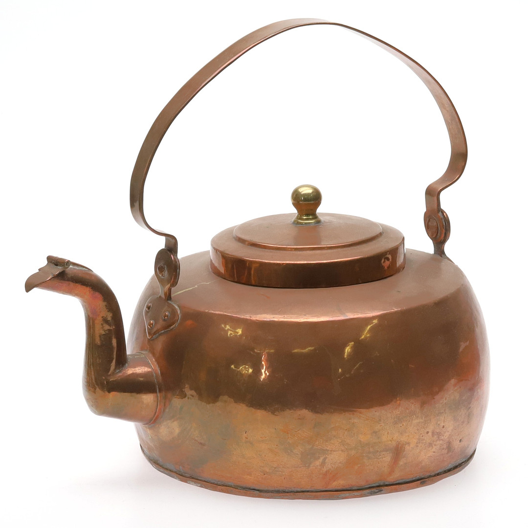 KAFFEKANNA. Koppar med mässingsknopp, hjärtfäste, 18/1900-tal.