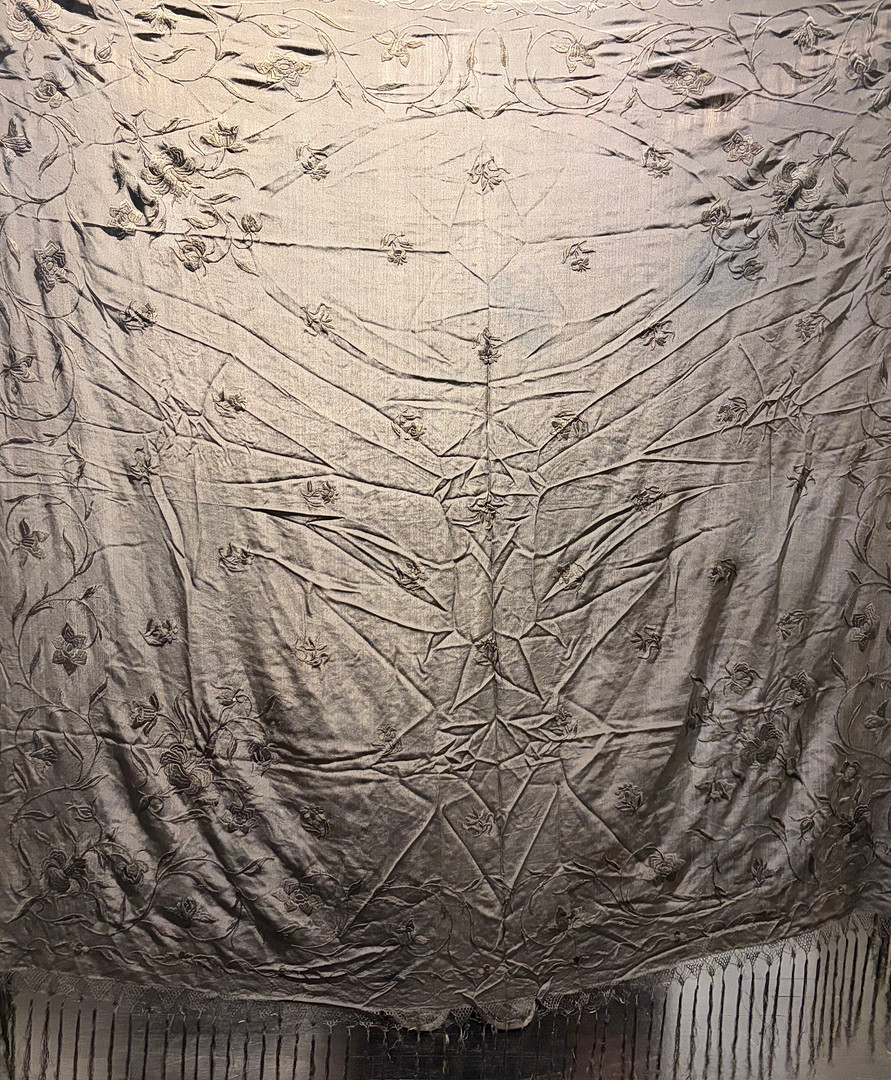 Manila shawl in black embroidered silk crêpe, late 19th Century.
