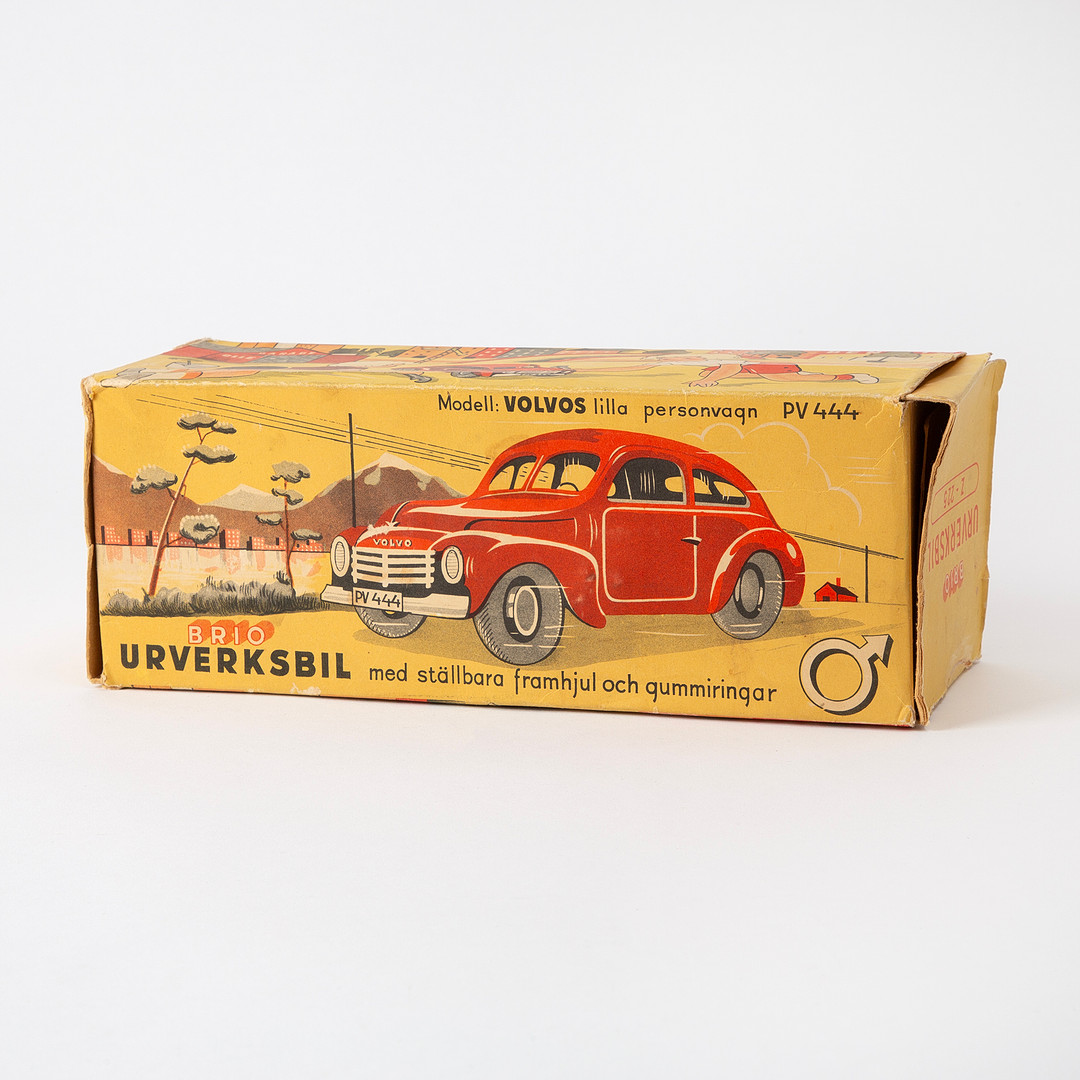 BRIO. "Volvo PV 444", leksaksbil, vitlackerad plåt, urverk, runt 1950.