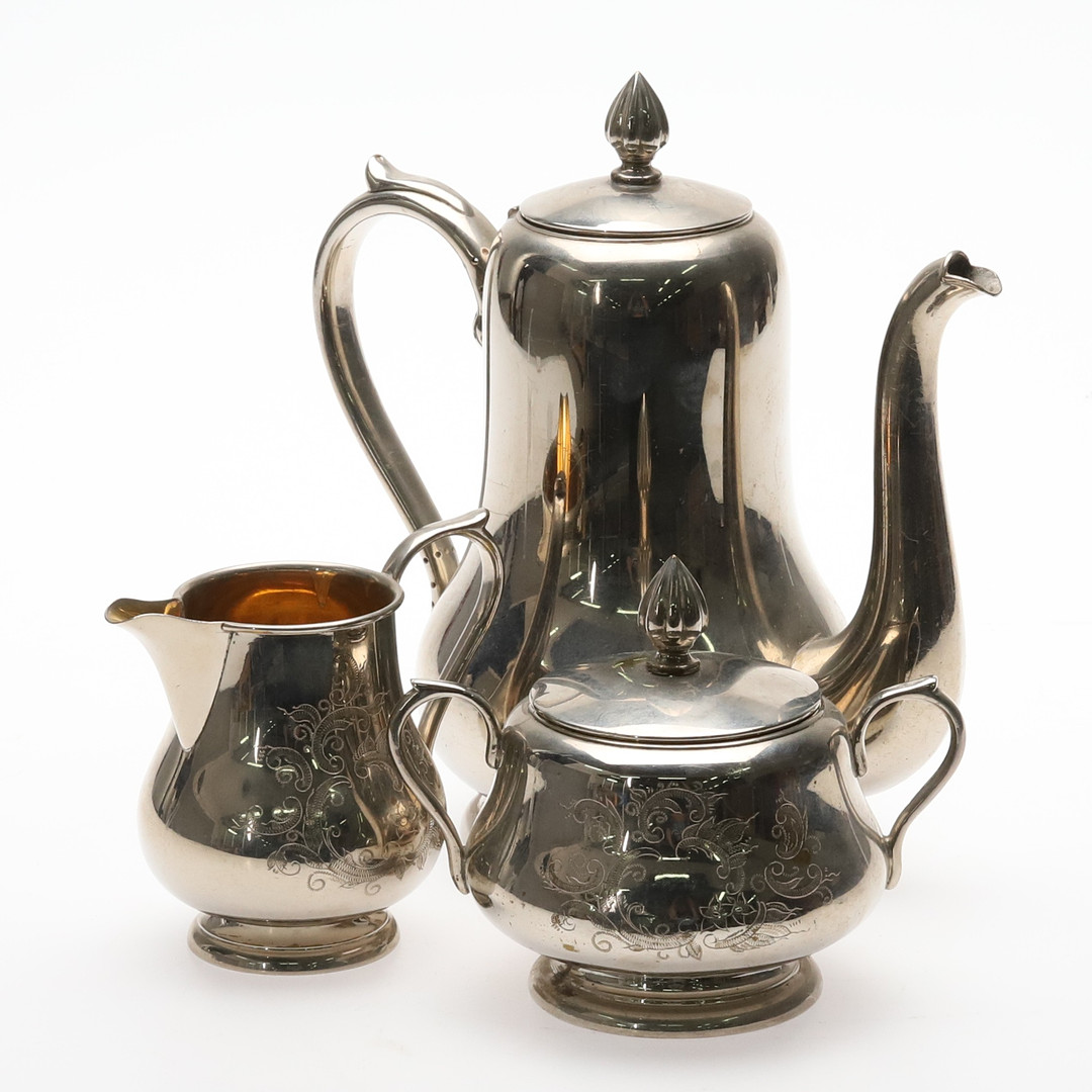 KANNA, SNIPA & SOCKERSKÅL. Nysilver med graverad blomsterdekor, Kallmeyer & Harjes Metallwarenfabrik, Tyskland, 1900-tal.