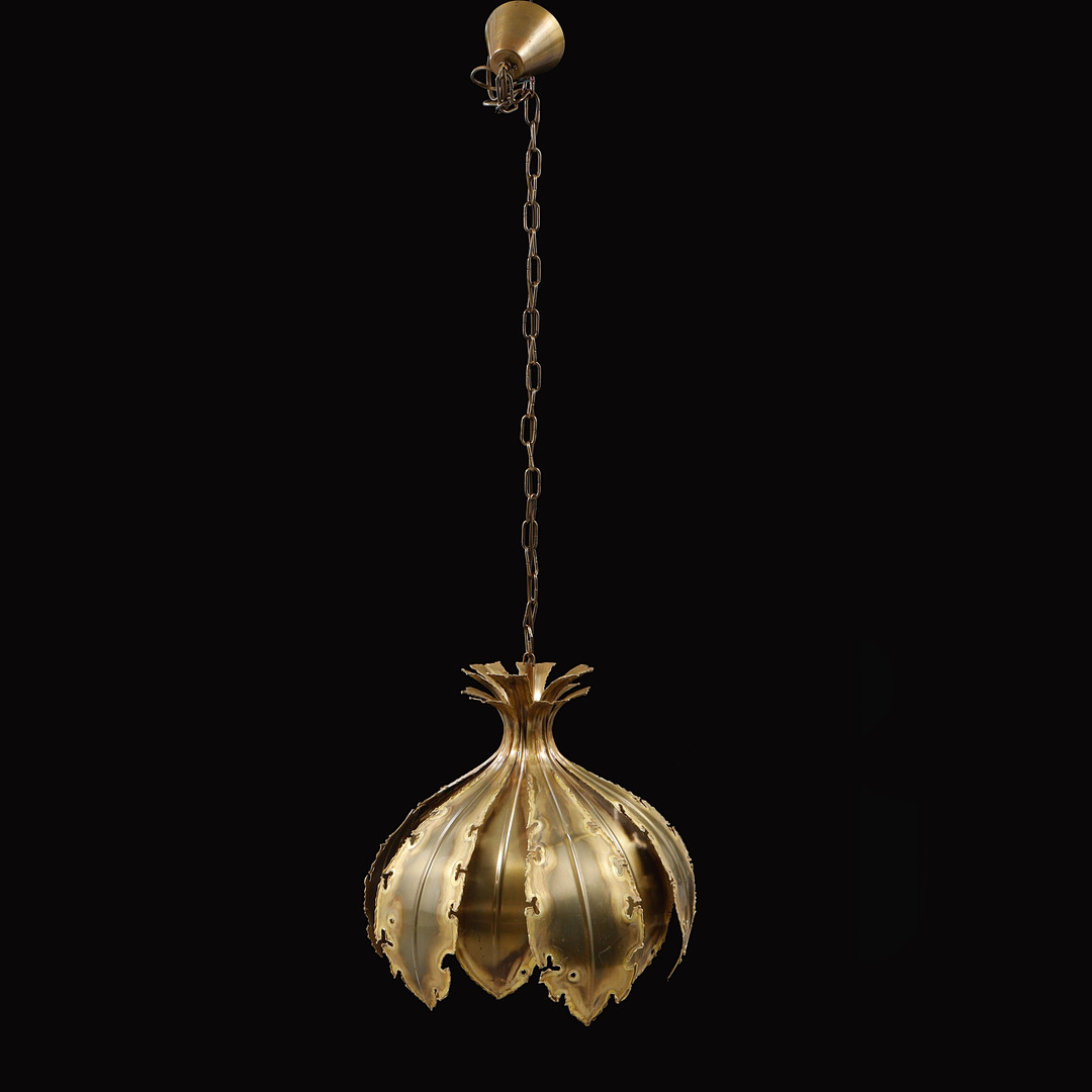 SVEND AAGE HOLM SØRENSEN. Taklampa, "Löklampa", mässing.