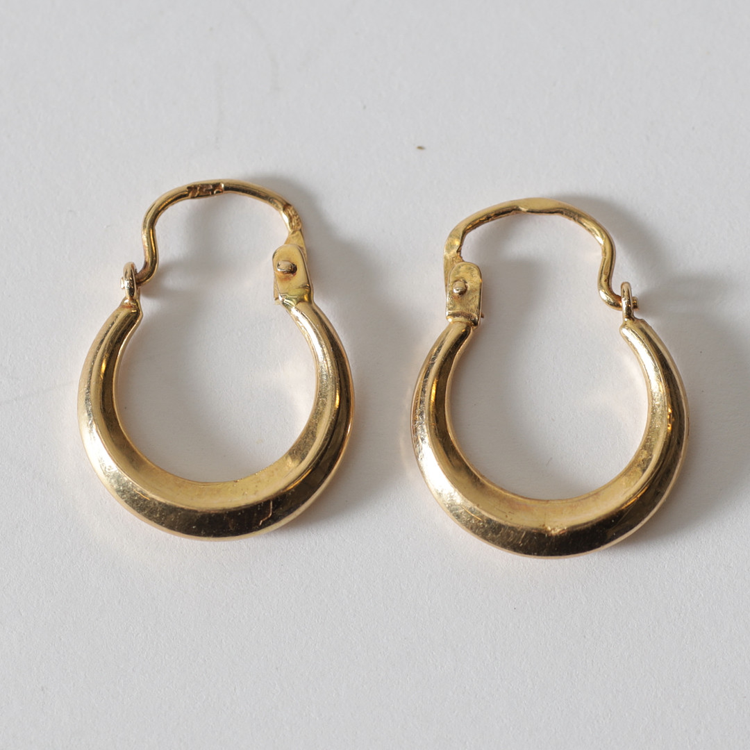 ÖRHÄNGEN, 1 par, 18K guld, s.k. "Creoler". Totalvikt ca 1,1 gram.