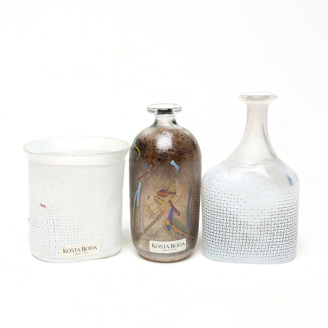 BERTIL VALLIEN. MINIATYRER, 3 st, glas, Kosta Boda, osignerade.
