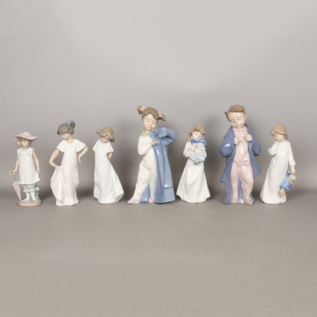 A SELECTION OF NAO FIGURES (7).