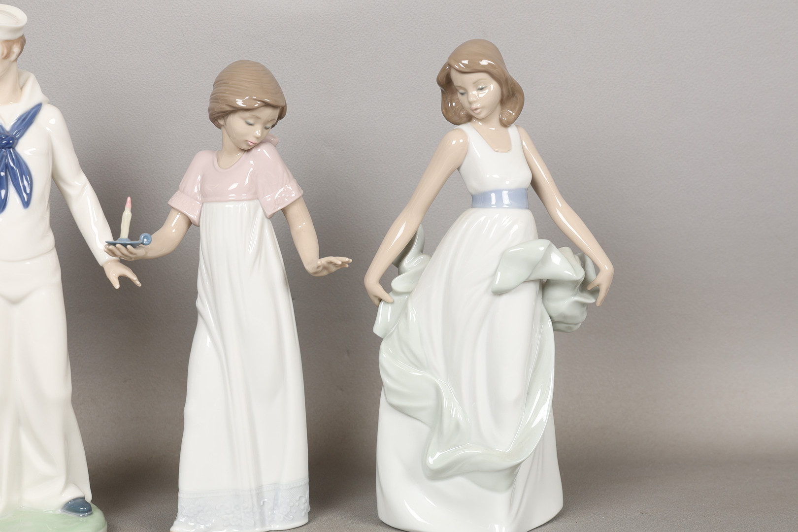 A SELECTION OF NAO FIGURES (4).