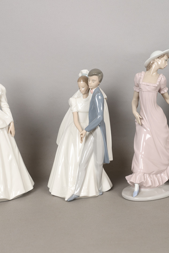 FOUR NAO FIGURES (4).