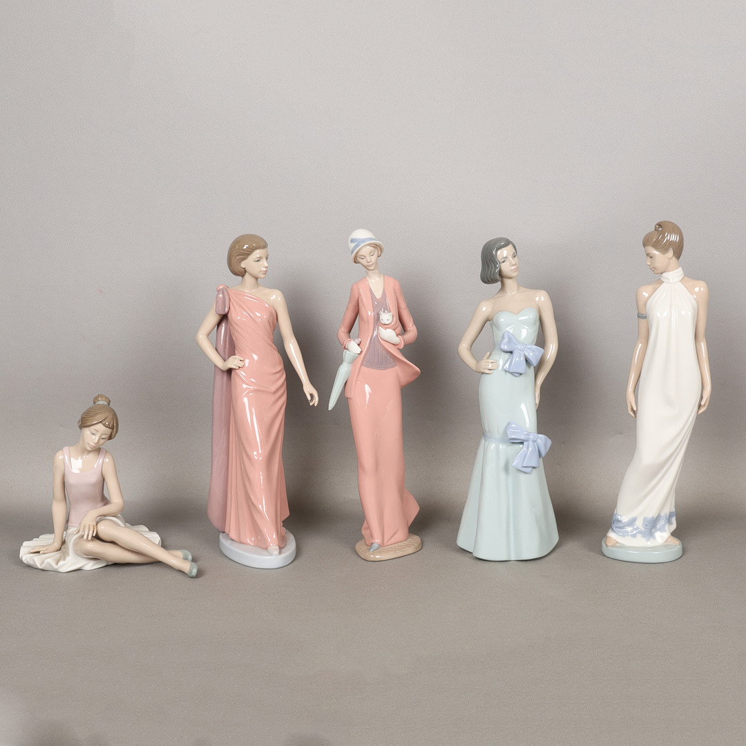 FIVE NAO FIGURES (5).