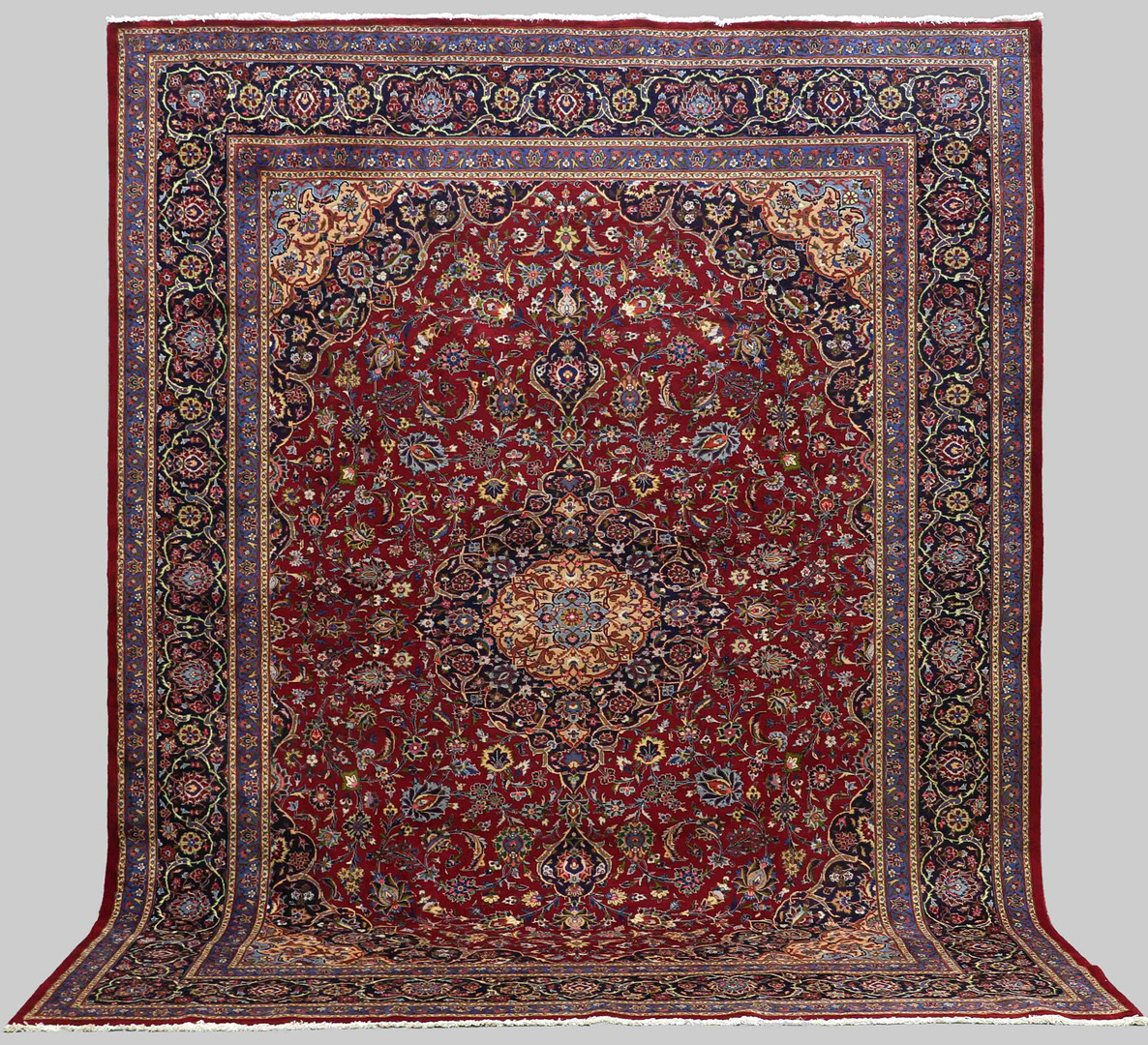 ORIENTMATTA. Meshed, 395 x 307 cm.