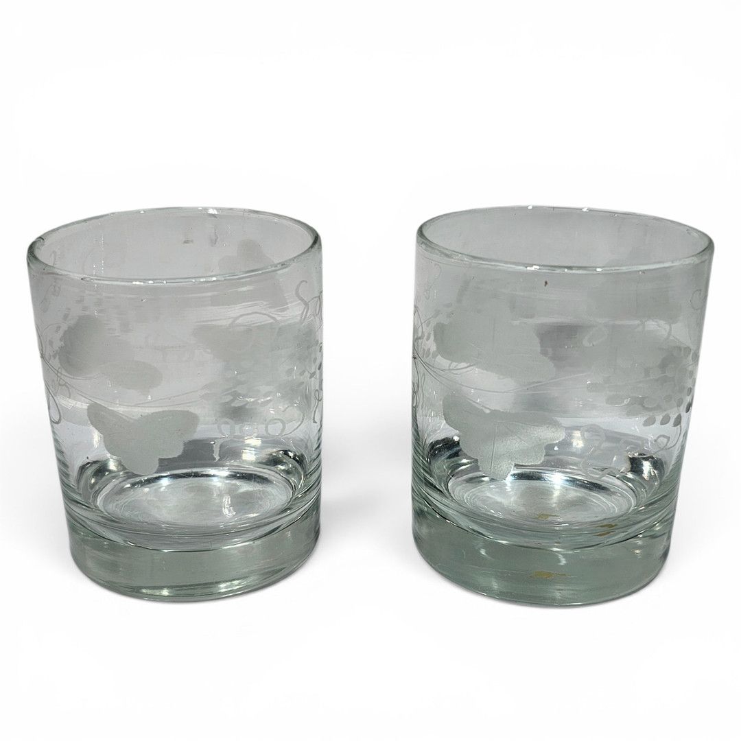 Pareja de vasos en Cristal de La Granja, mediados del siglo XIX.