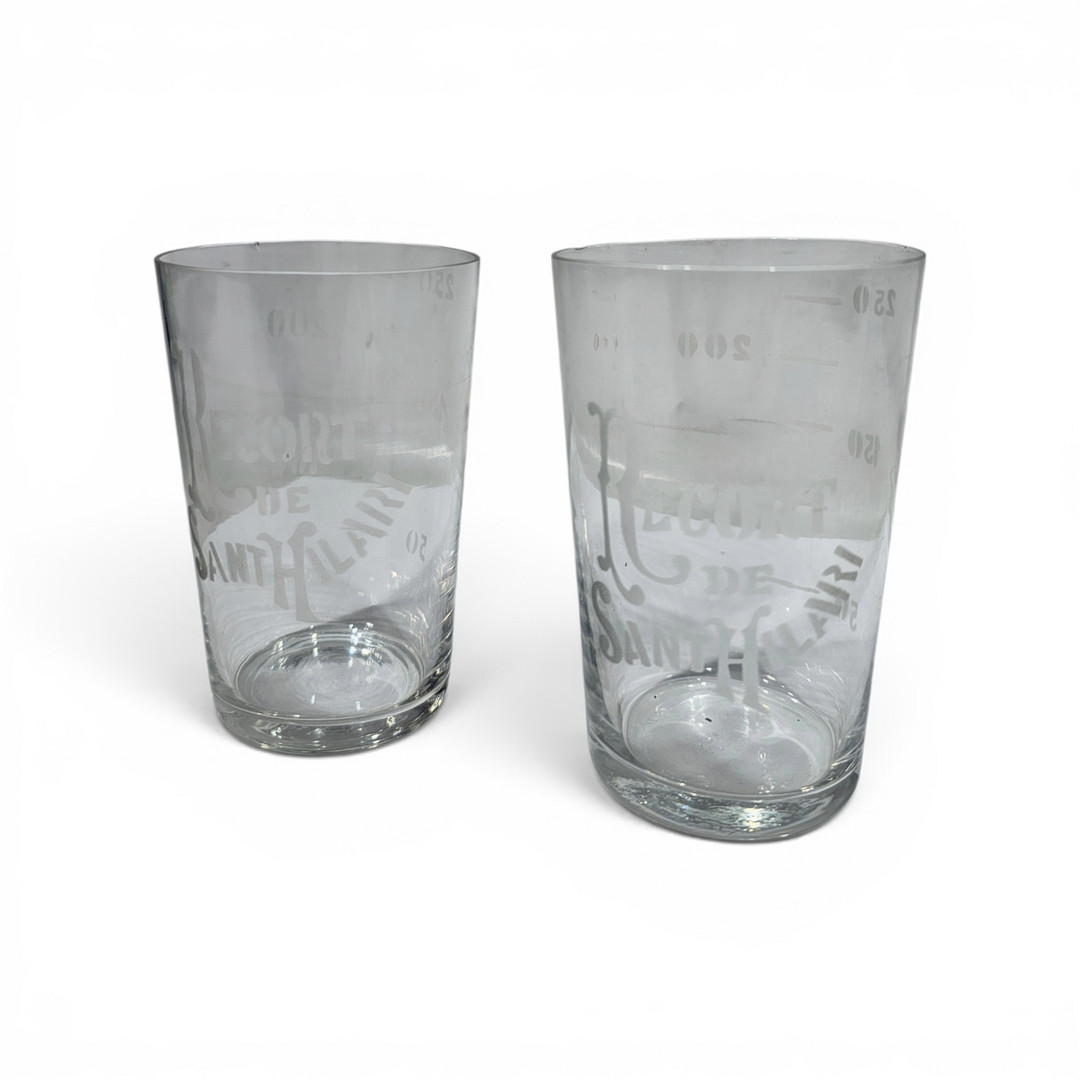 Pareja de vasos de cristal "Recort de Sant Hilari". Mediados siglo XX.