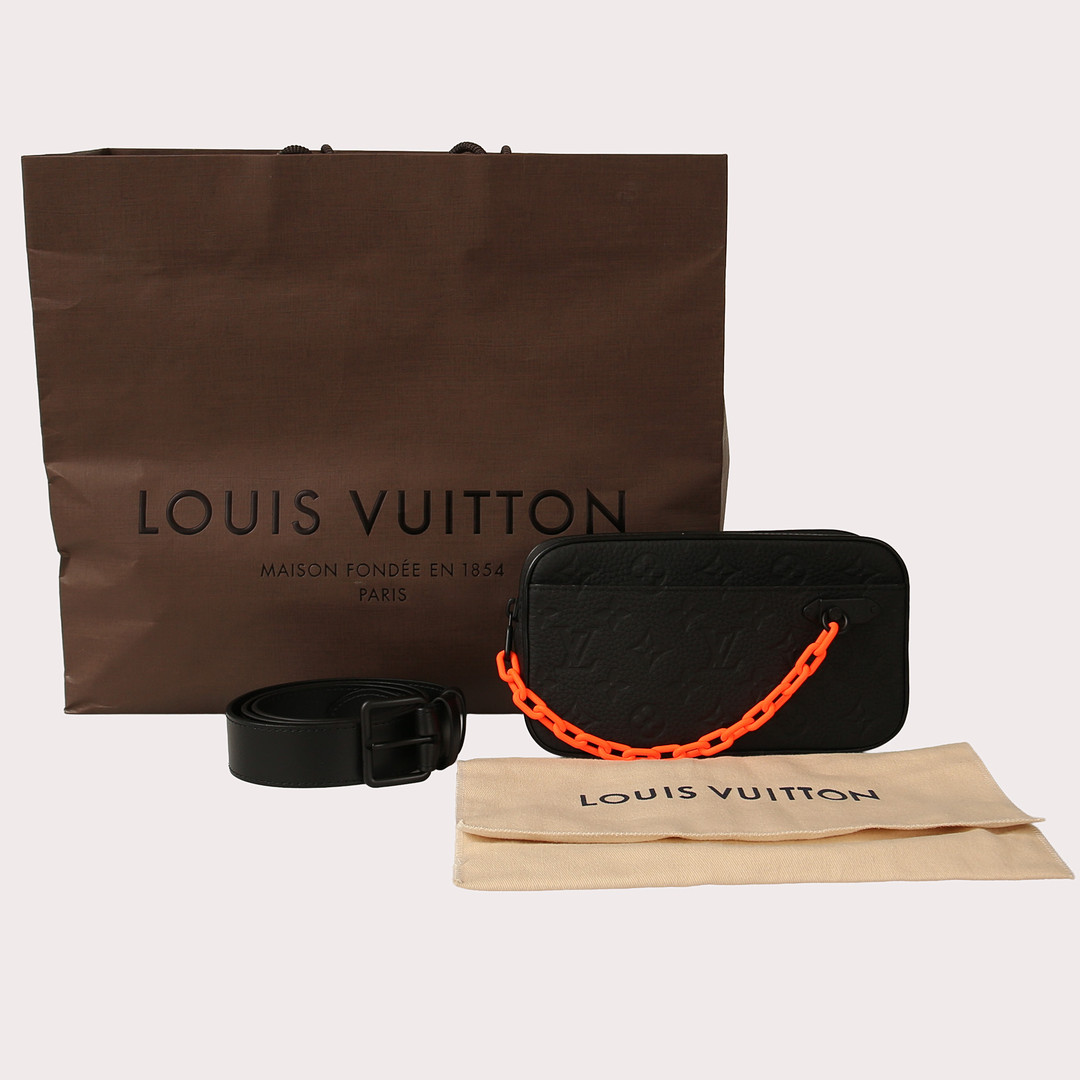 LOUIS VUITTON Pochette "Volga",Belt Bag, Virgil Abloh Collection, med påse och dustbag, nyskick.