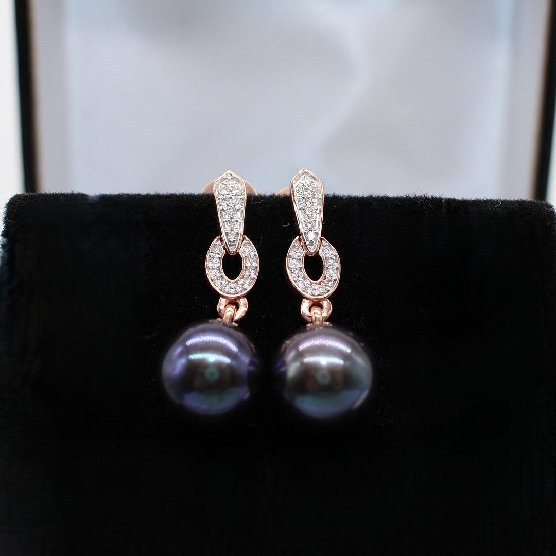 PEARL & DIAMOND EARRINGS.