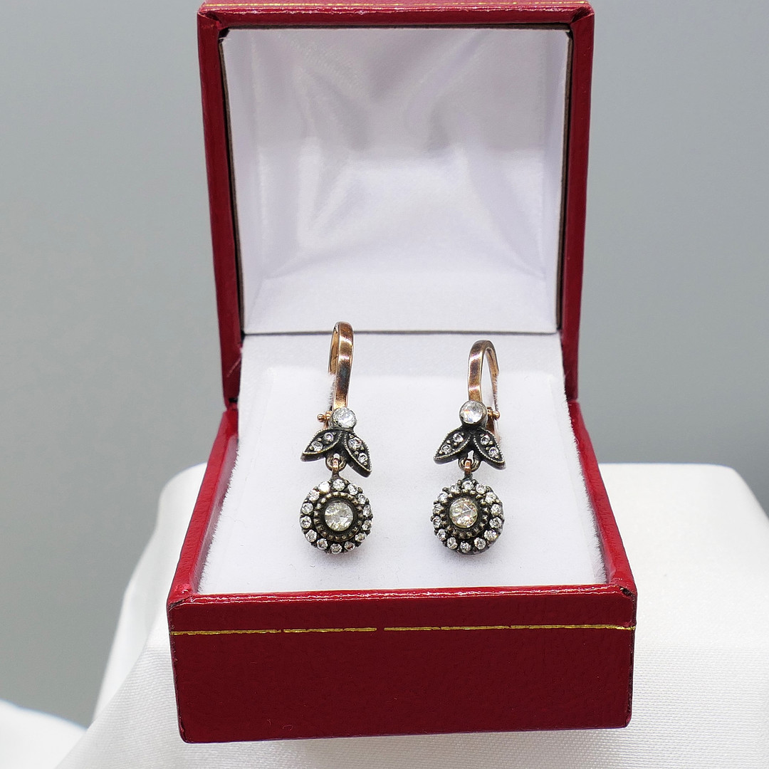 ROSE CUT DIAMOND earrings.