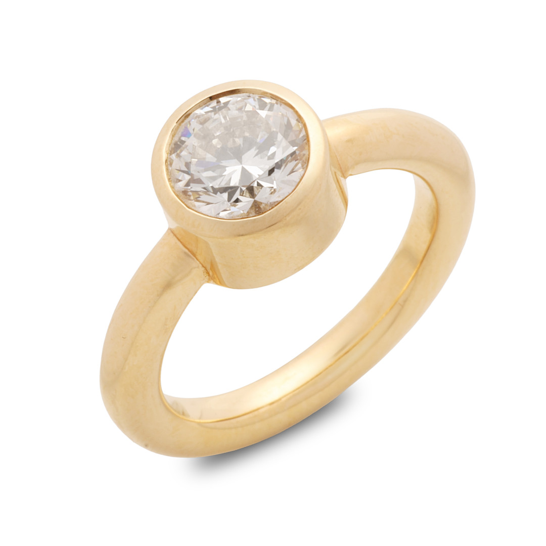 Solitare ring med brilliantslebet labgrown 'Vivid pink' diamant af 14 kt guld 2,0 ct.
