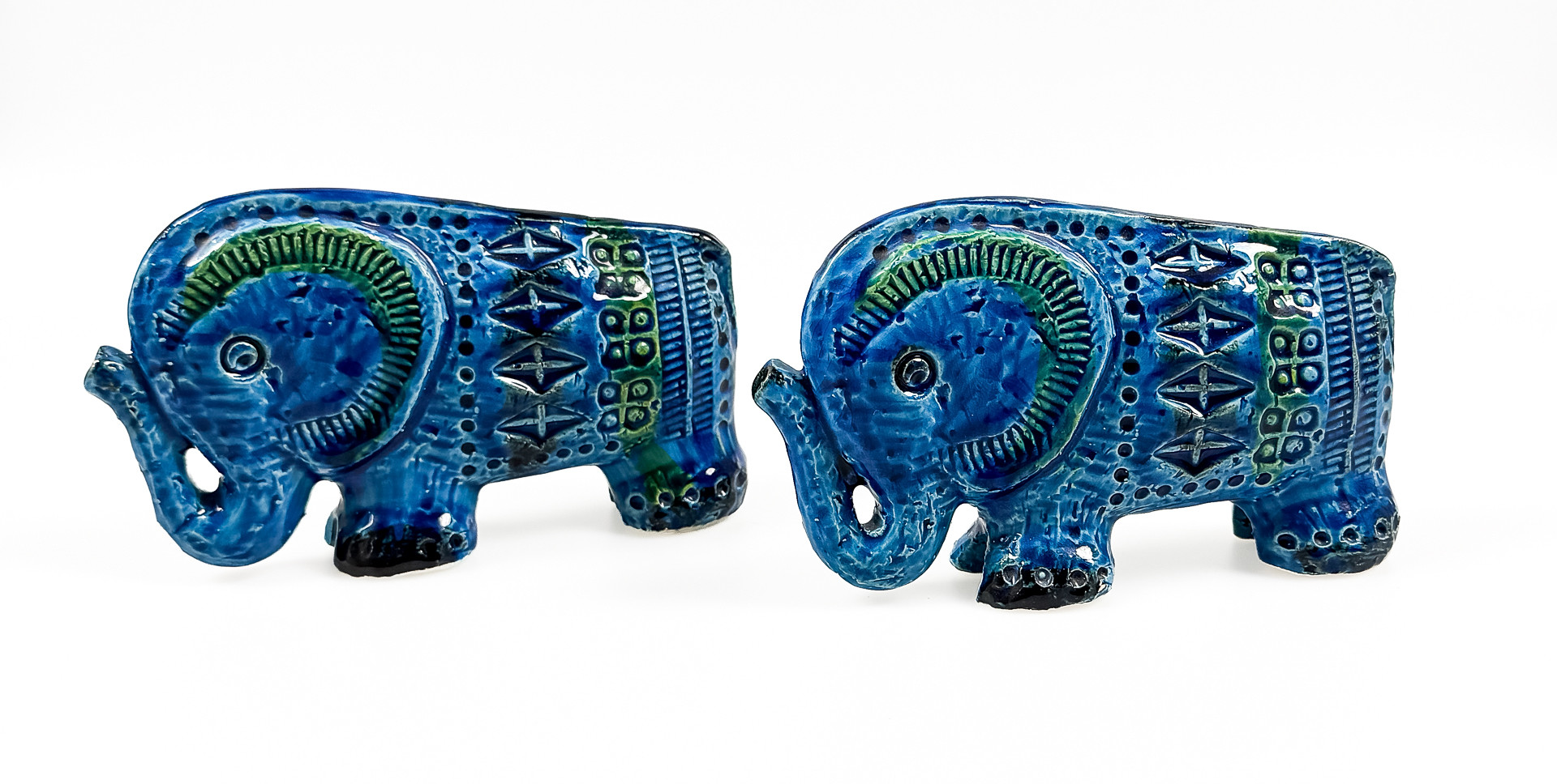 ALDO LONDI. FIGURINER, ett par, elefant, stengods, "Rimini Blue", Bitossi, Italien, 1900-talets andra hälft.