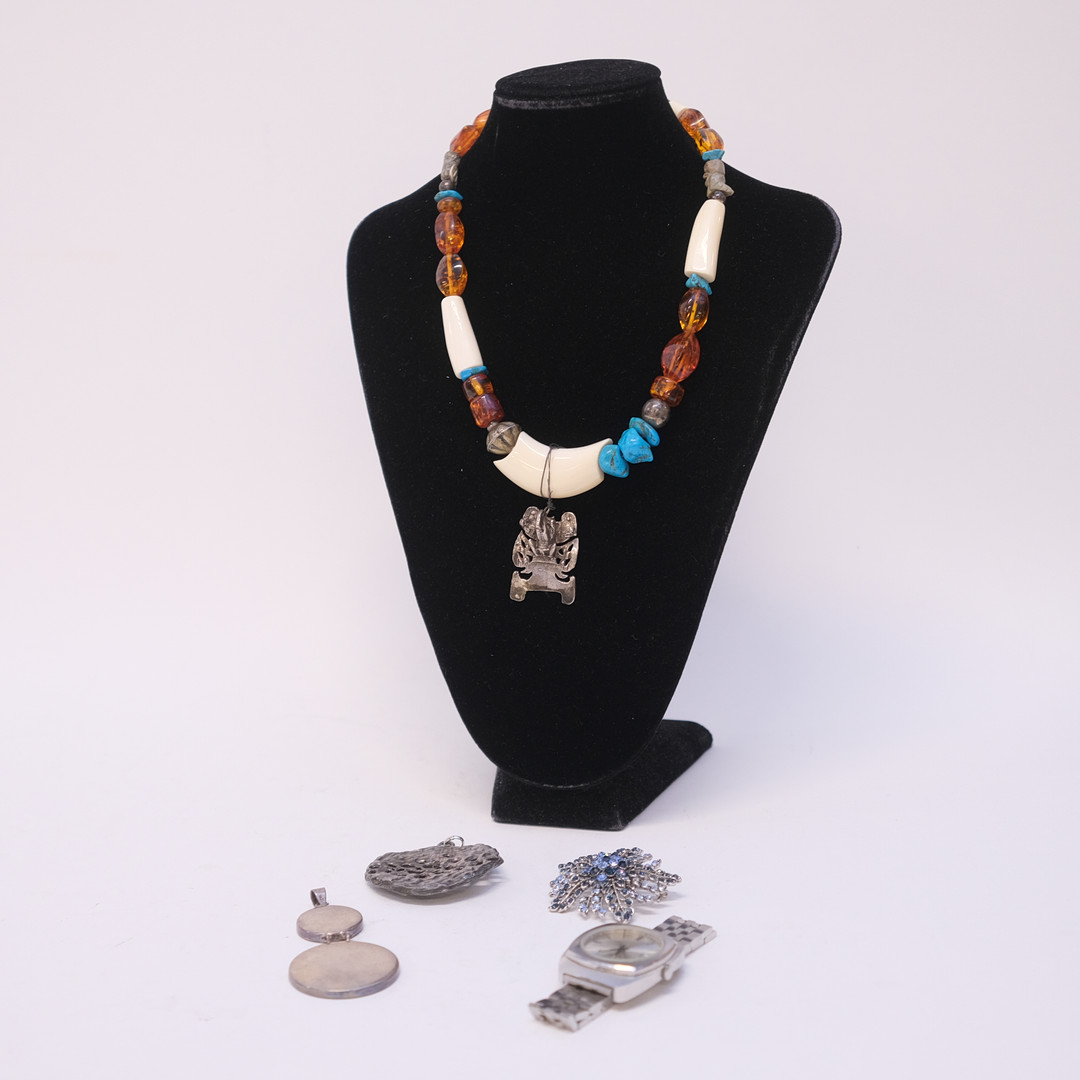 SMYCKEN, SILVER OCH BIJOUTERIER SAMT ARMBANDSUR.