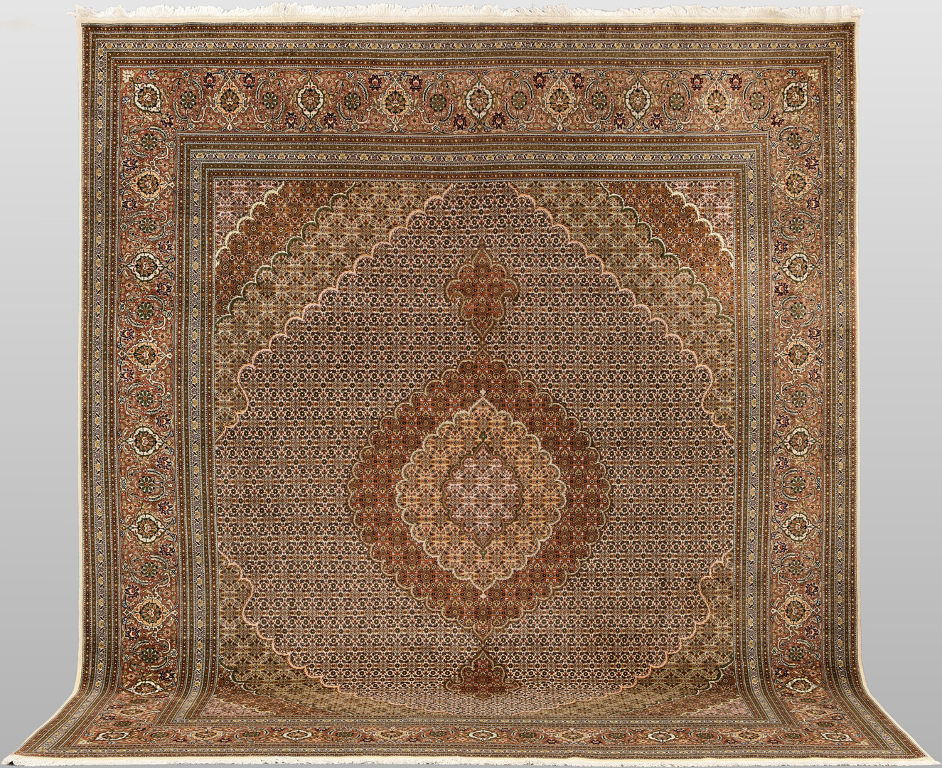 MATTA. Täbriz part silk s.k 50 radj ca 500.000 knutar / kvm, 303 x 252 cm.